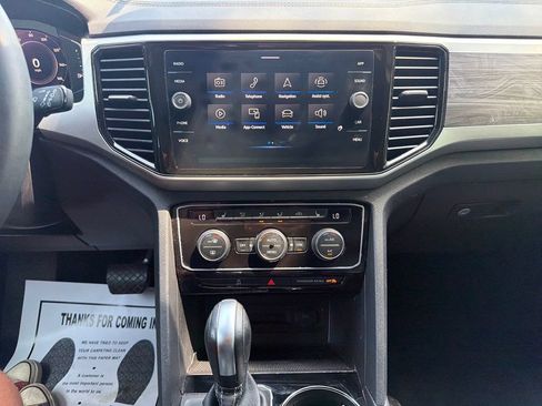 Used 2022 Volkswagen Atlas Cross Sport SE AWD/4WD image 18