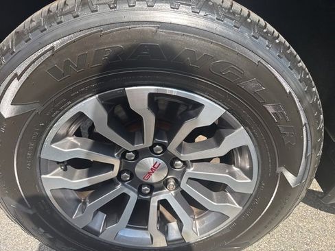 Used 2020 GMC Sierra 1500 AT4 w/ AT4 Premium Package image 8