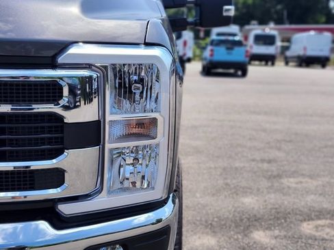 New 2026 Ford F250 XLT w/ FX4 Off-Road Package AWD/4WD image 10