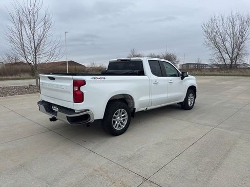 Used 2021 Chevrolet Silverado 1500 LT image 3