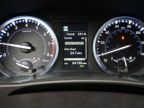 Used 2017 Toyota Highlander XLE image 25