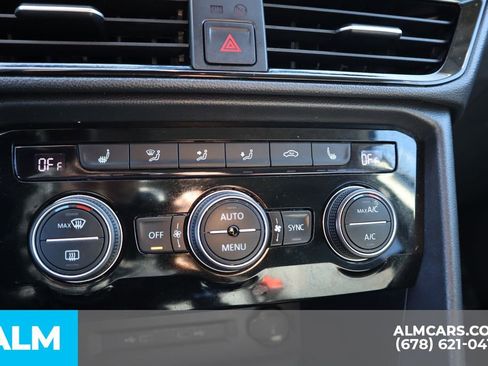 Used 2024 Volkswagen Taos SE image 33