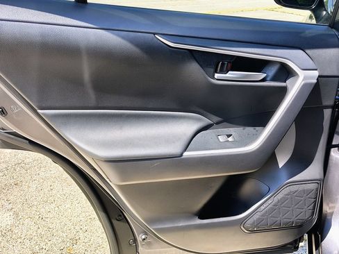 Used 2025 Toyota RAV4 XLE FWD image 26