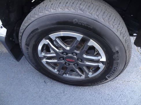 Used 2025 Toyota Tacoma TRD Sport AWD/4WD image 14