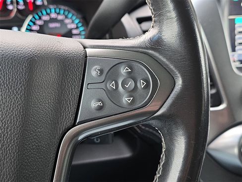 Used 2019 Chevrolet Suburban LT image 22