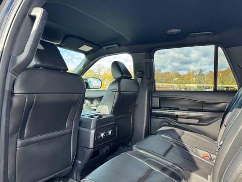 Used 2021 Ford Expedition Max XLT image 27