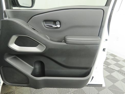 Used 2024 Nissan Frontier SV w/ Technology Package image 25
