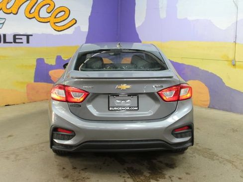 Used 2018 Chevrolet Cruze Premier FWD image 7