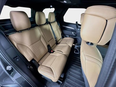 New 2026 Land Rover Discovery Limited Edition image 29