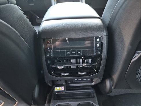 New 2026 Jeep Grand Cherokee L Limited w/ Limited Altitude Package RWD image 15