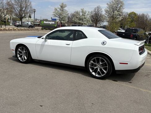 Used 2022 Dodge Challenger GT RWD image 11