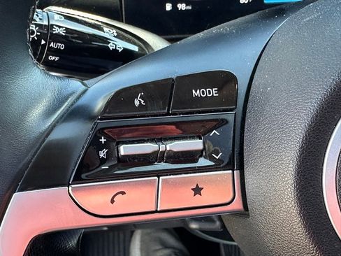 Used 2024 Hyundai Elantra SEL w/ Convenience Package image 21