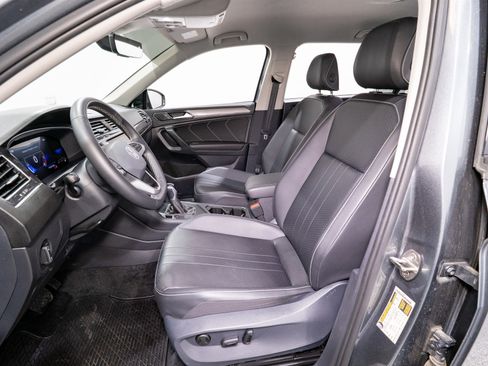 Used 2023 Volkswagen Tiguan SE image 14