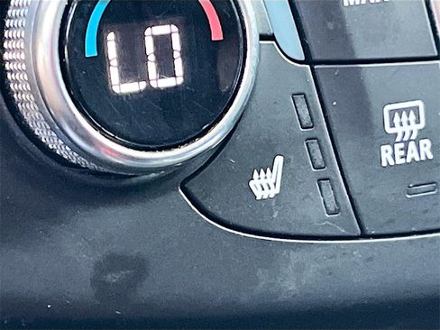 Used 2021 Chevrolet Traverse RS image 21