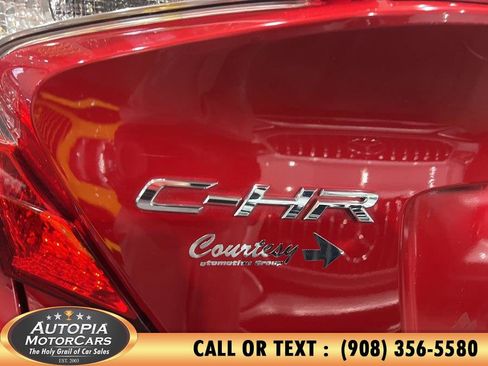 Used 2020 Toyota C-HR XLE image 35