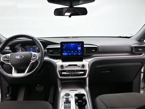 Used 2023 Ford Explorer XLT RWD image 21