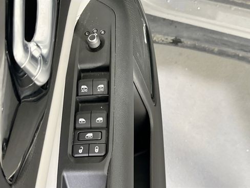 Used 2022 Jeep Compass Limited w/ Sun and Sound Group image 17