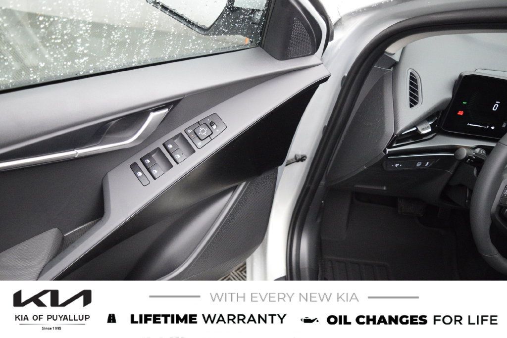 New 2027 Kia Niro LX FWD image 28