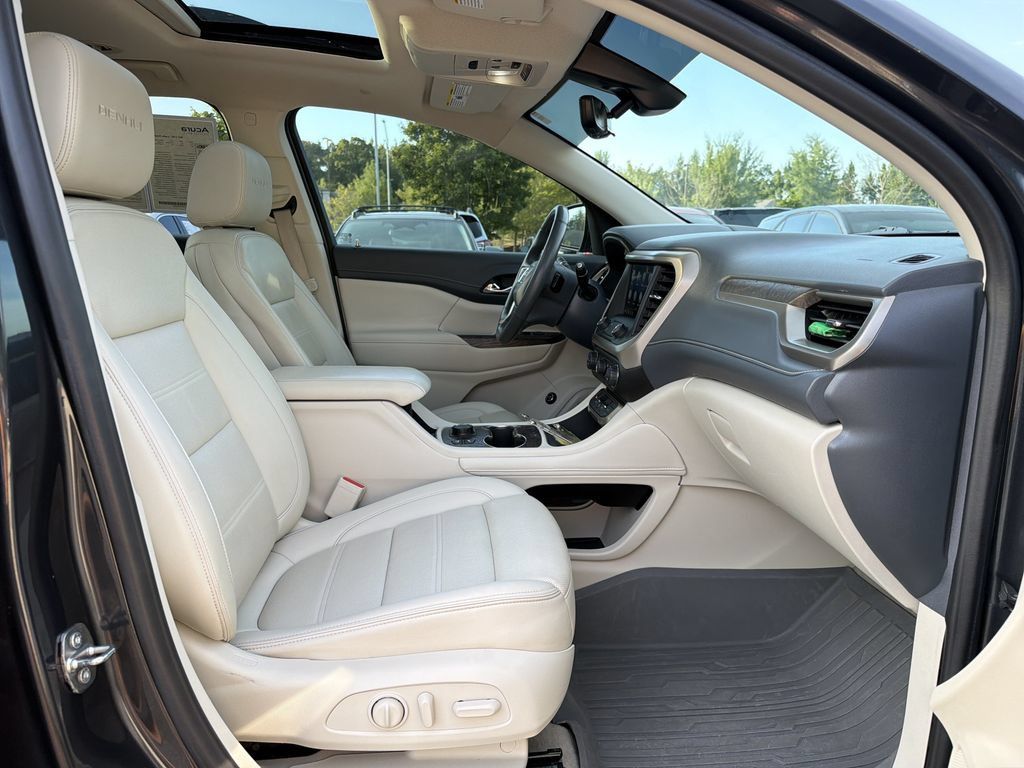 Used 2021 GMC Acadia Denali w/ Denali Technology Package FWD image 20