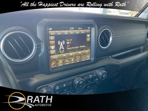 Used 2023 Jeep Wrangler Sahara w/ Cold Weather Group AWD/4WD image 14