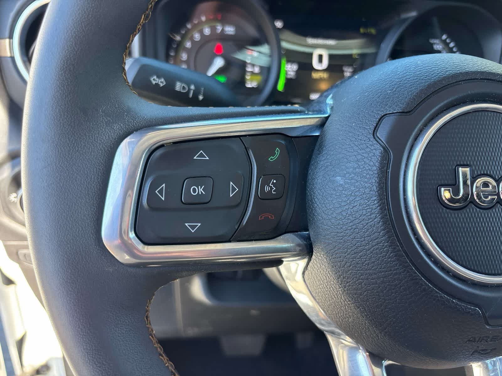 Used 2024 Jeep Wrangler Unlimited Sahara AWD/4WD image 21