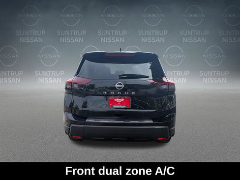Used 2025 Nissan Rogue SV w/ SV Premium Package FWD image 10