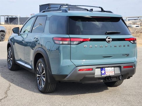 New 2026 Nissan Pathfinder Platinum image 4