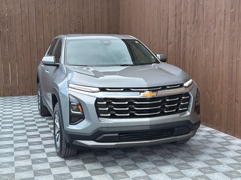 Used 2026 Chevrolet Equinox LT FWD image 10