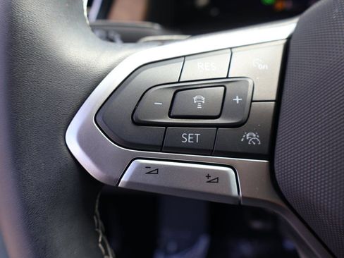 Used 2024 Volkswagen Atlas SE image 46