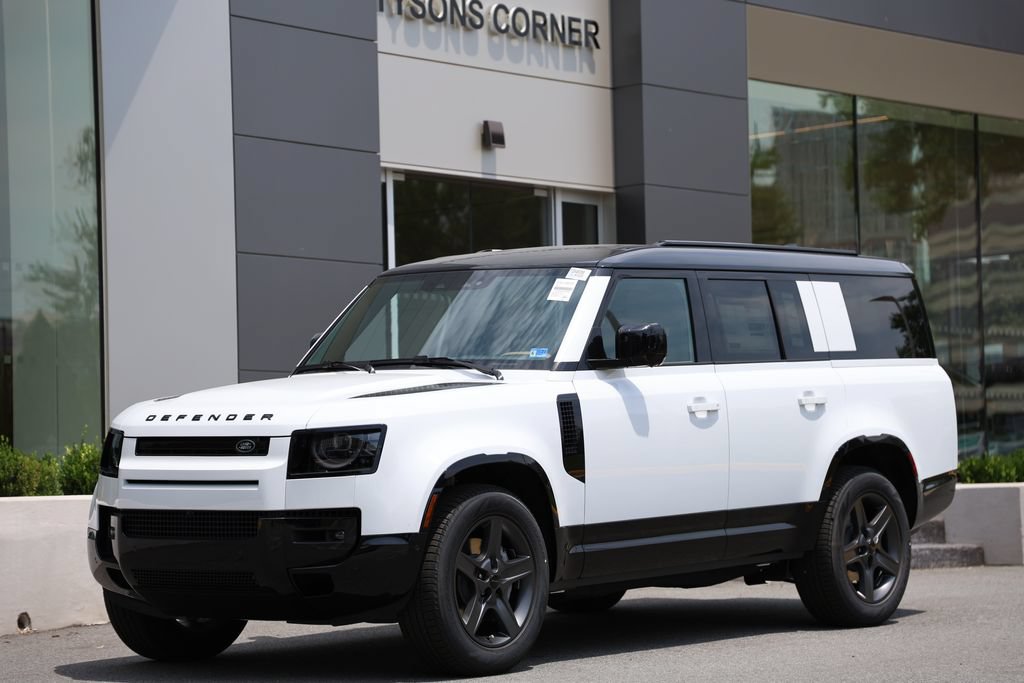 New 2026 Land Rover Defender 130 X-Dynamic SE AWD/4WD image 1