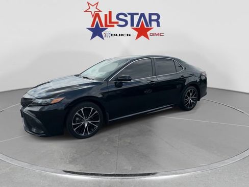 Used 2023 Toyota Camry SE w/ Convenience Package FWD image 3