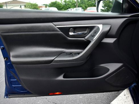 Used 2016 Nissan Altima 3.5 SR image 29