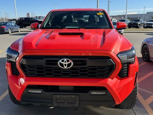 Used 2024 Toyota Tacoma TRD Sport image 1