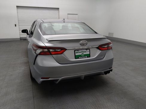Used 2021 Toyota Camry SE image 6