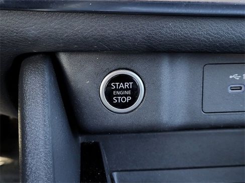 Used 2021 Nissan Rogue S image 23