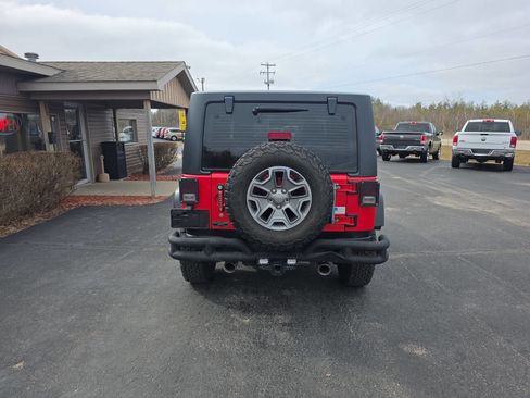 Used 2015 Jeep Wrangler Rubicon w/ Power Convenience Group image 7