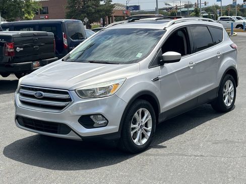 Used 2017 Ford Escape SE AWD/4WD image 9