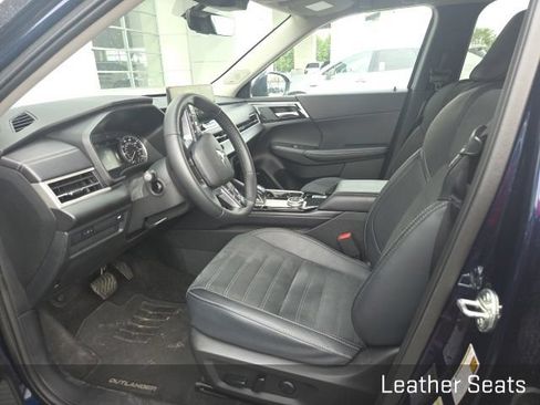 Used 2025 Mitsubishi Outlander SE AWD/4WD image 9