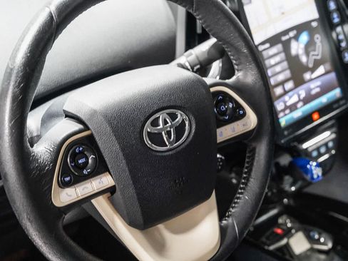 Certified 2017 Toyota Prius Prime Advanced w/ Carpet Mat Package FWD image 20