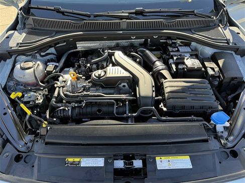 Certified 2025 Volkswagen Jetta SE image 27