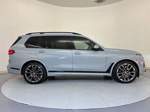 Used 2025 BMW X7 xDrive40i w/ M Sport Package image 8