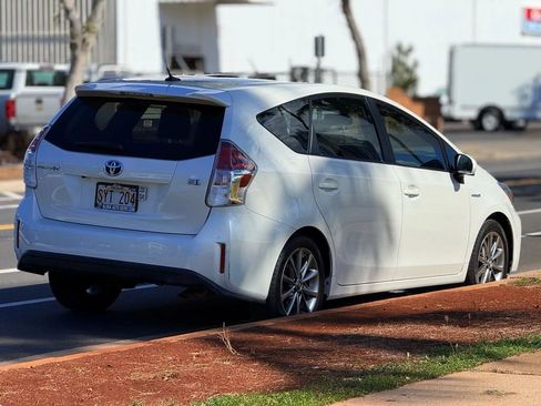 Used 2016 Toyota Prius V Three image 5