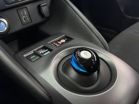Used 2025 Nissan Leaf S FWD image 21