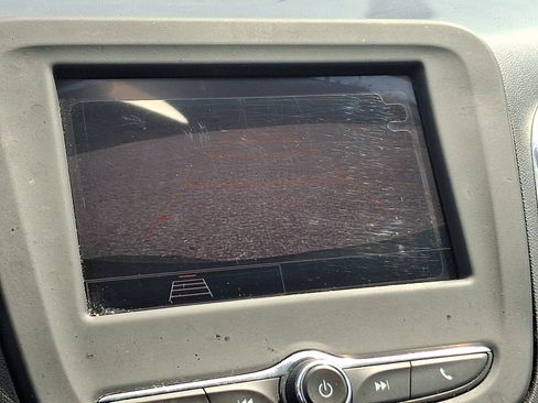 Used 2022 Chevrolet Equinox LT FWD image 18