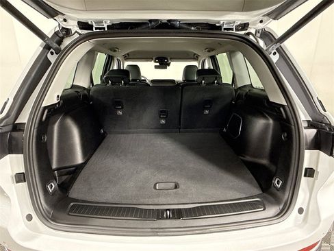 Used 2022 Jeep Grand Cherokee Limited w/ Luxury Tech Group II image 20