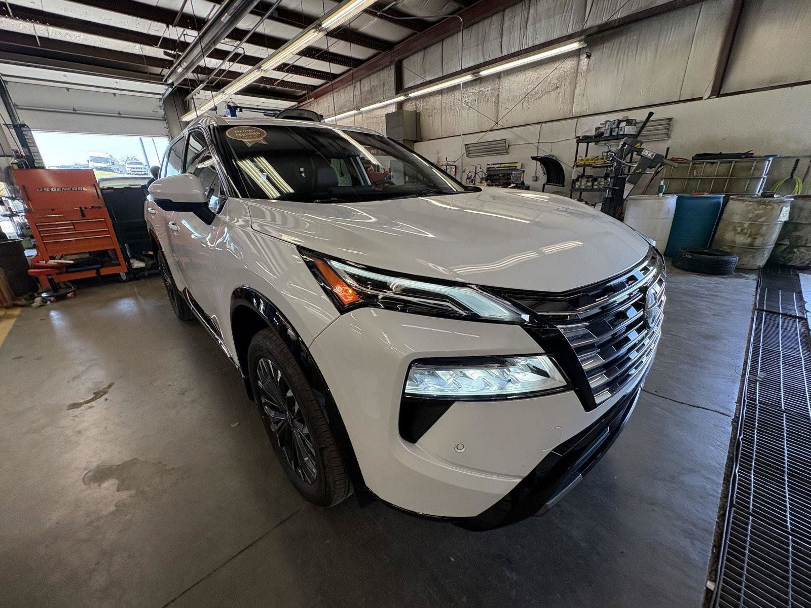 Used 2026 Nissan Rogue Platinum w/ Tech Package AWD/4WD image 9