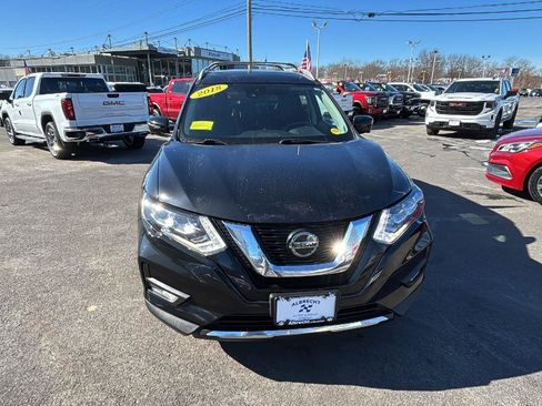 Used 2018 Nissan Rogue SL w/ Premium Package image 2