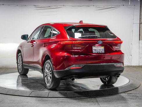 Certified 2024 Toyota Venza Limited AWD/4WD image 3
