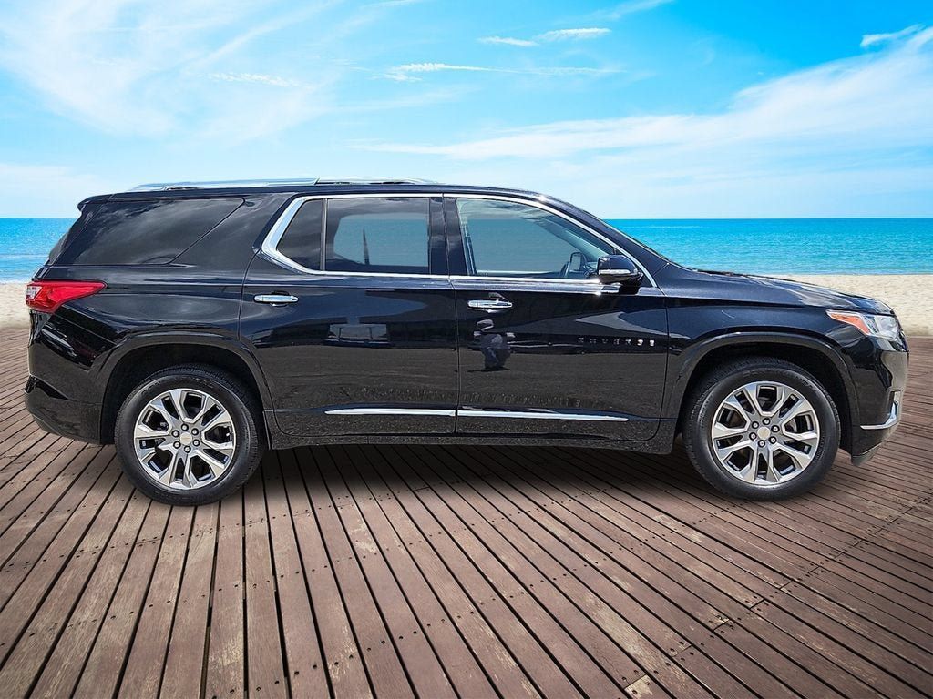 Certified 2019 Chevrolet Traverse Premier w/ LPO, Blackout Package FWD image 7