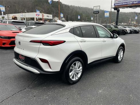 Used 2024 Buick Envista Preferred w/ Convenience I Package image 4